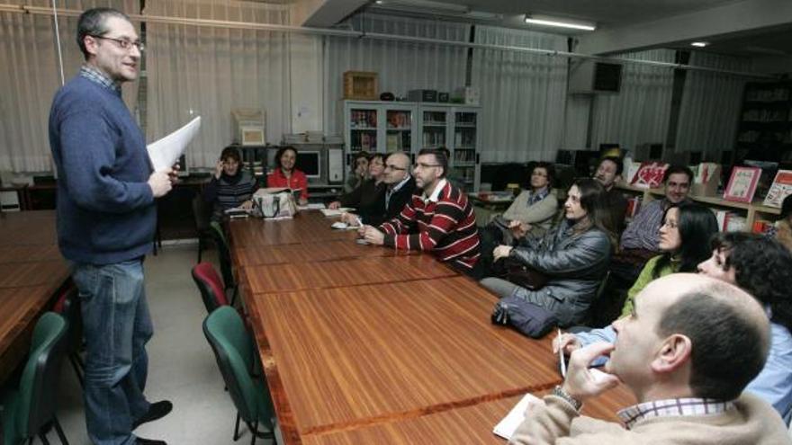 Alumnos de quinto de Primaria del colegio Enrique Alonso, ayer, durante la jornada de animación a la lectura.