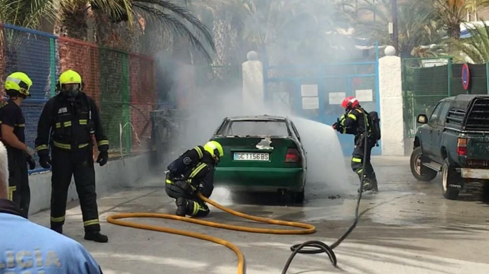 Incendio de un coche en Arguineguín