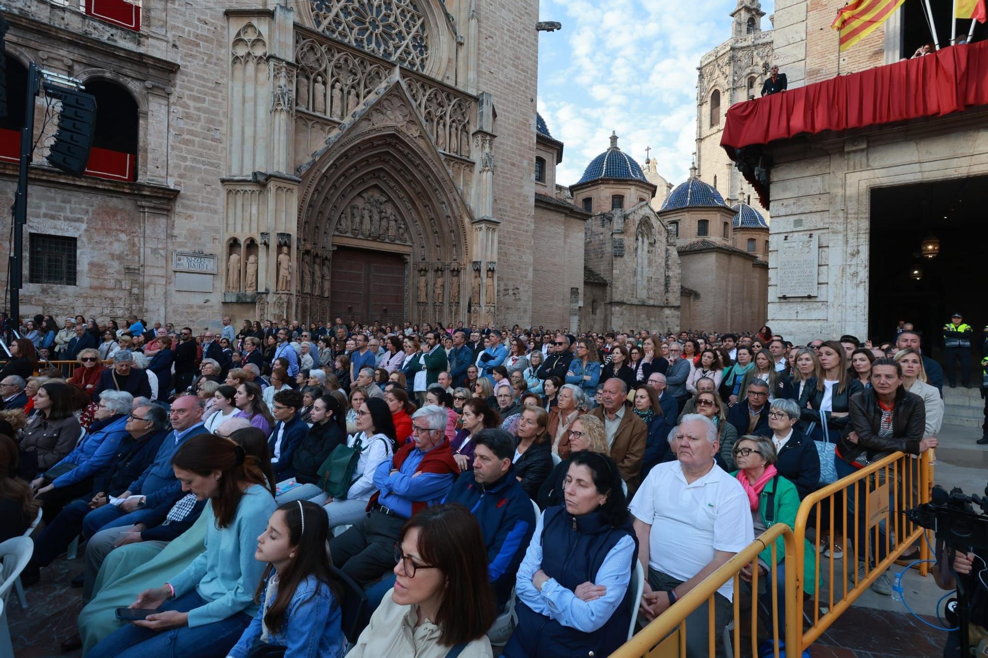 Todas las fotos de la Missa d'Infants en la plaza de la Virgen