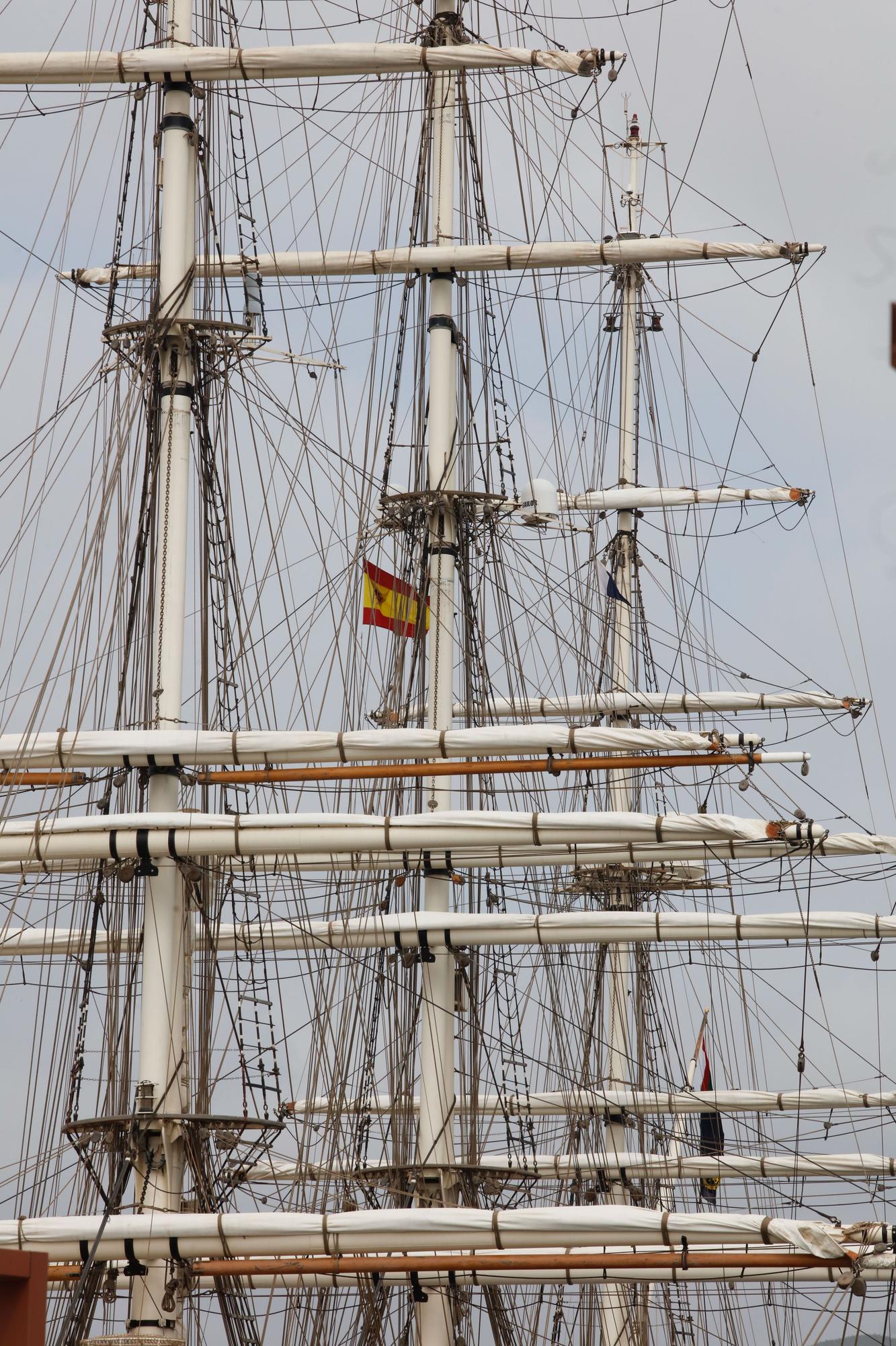 Jornada de puertas abiertas en el velero de Omán barco escuela 'Royal Shabab Omán 2'