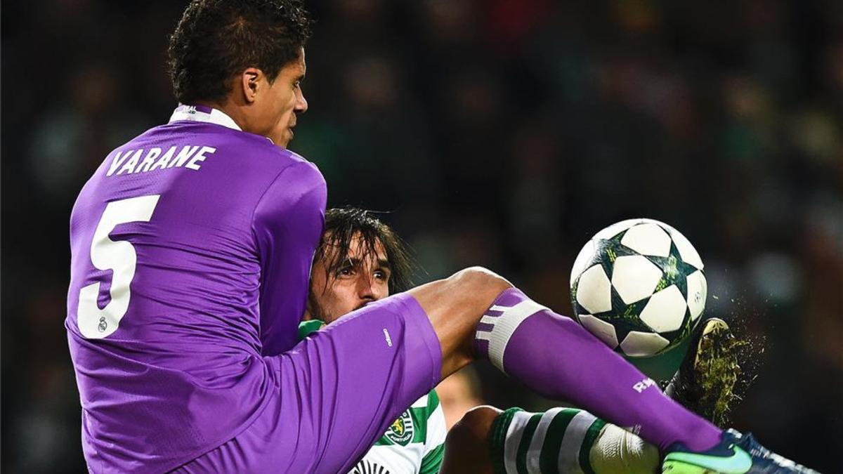 Varane sufre molestias en la rodilla operada