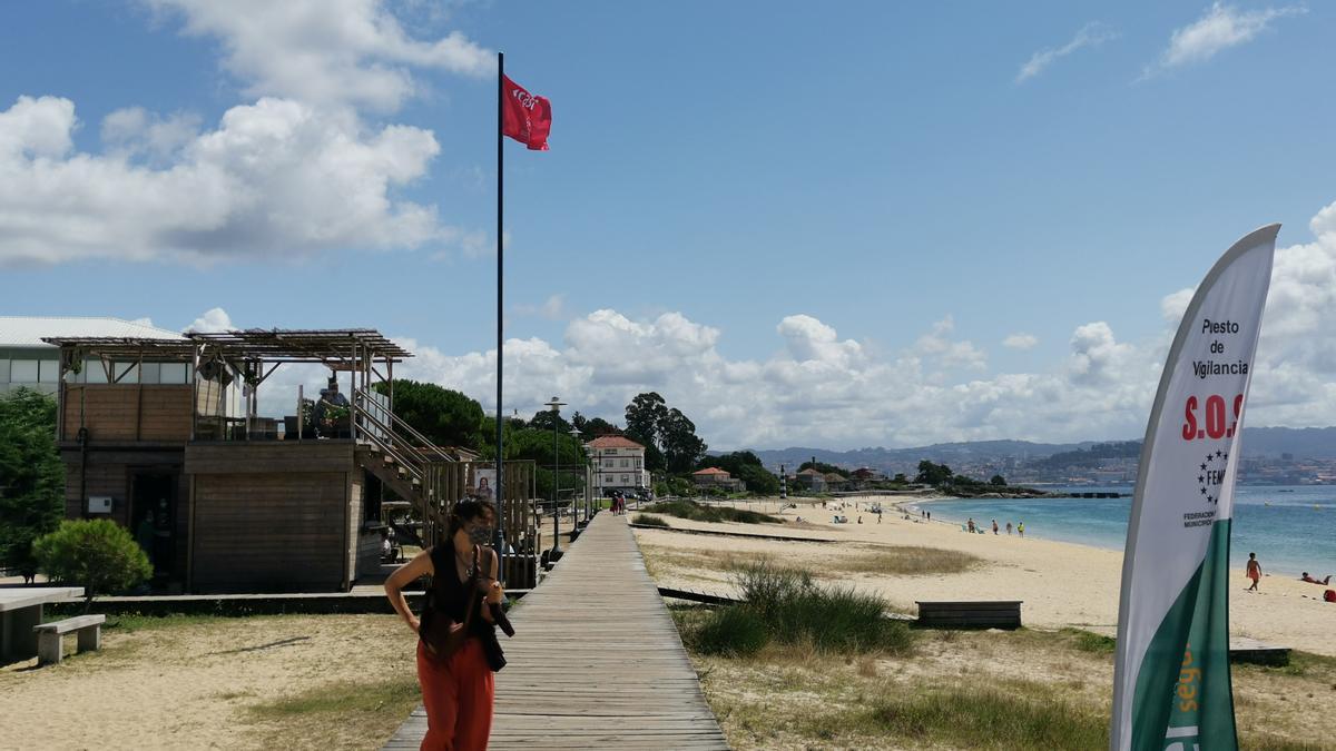 La bandera roja seguirá ondeando hoy si no están garantizadas las condiciones de seguridad de la playa