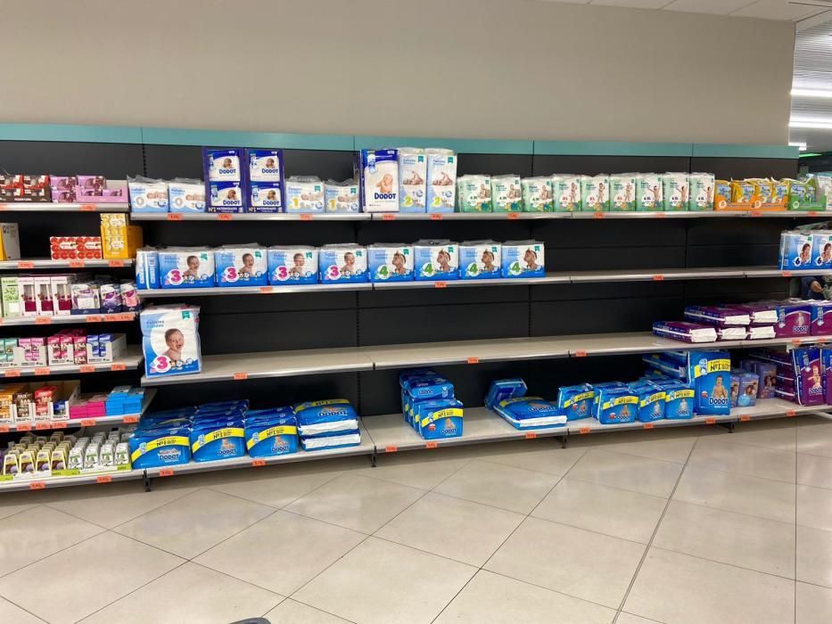 Supermercats amb productes esgotats a Figueres.