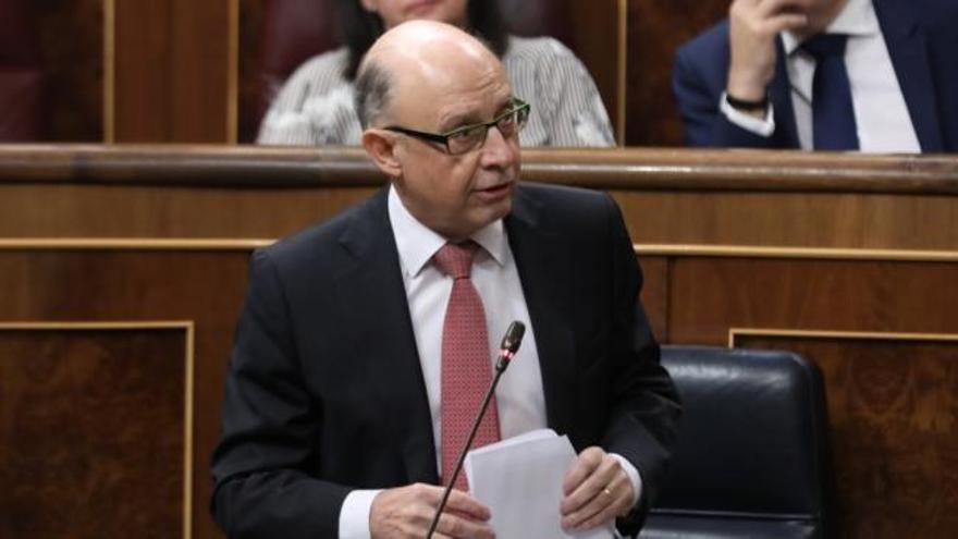 Montoro recomienda a Oxfam "cuidar más de su casa antes de hablar de las casas ajenas"