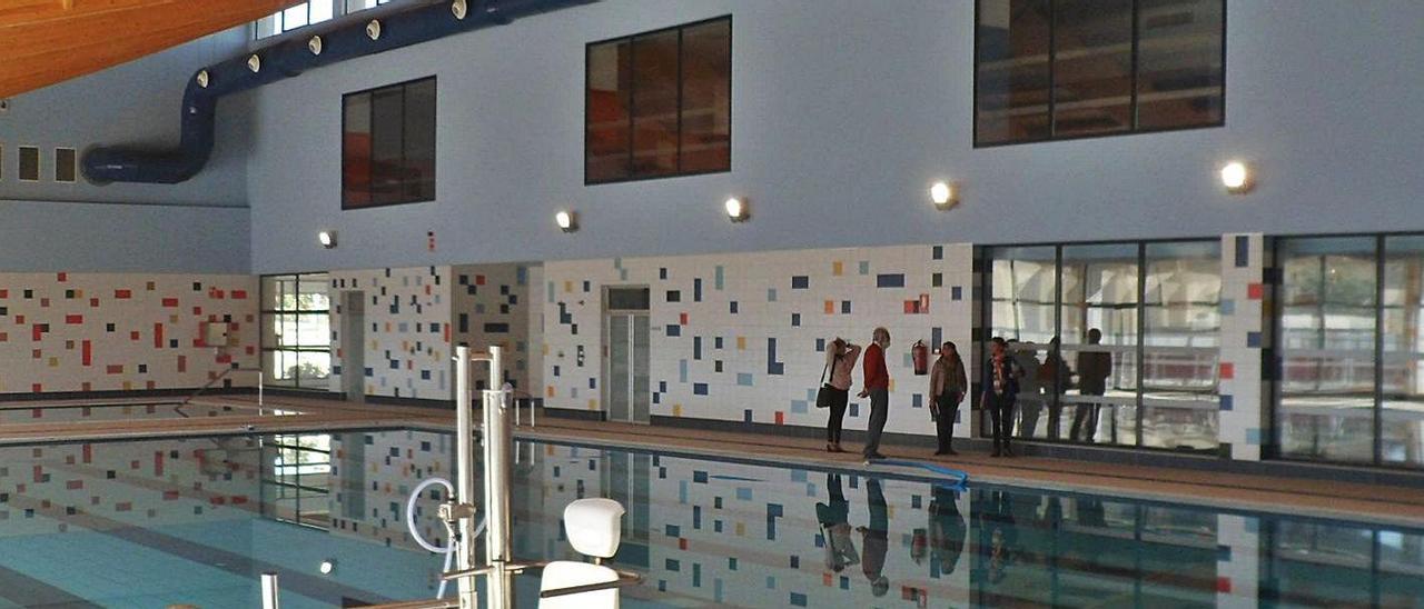 La piscina climatizada de El Campello, que se mantiene cerrada desde su finalización en 2016. | J.A.RICO