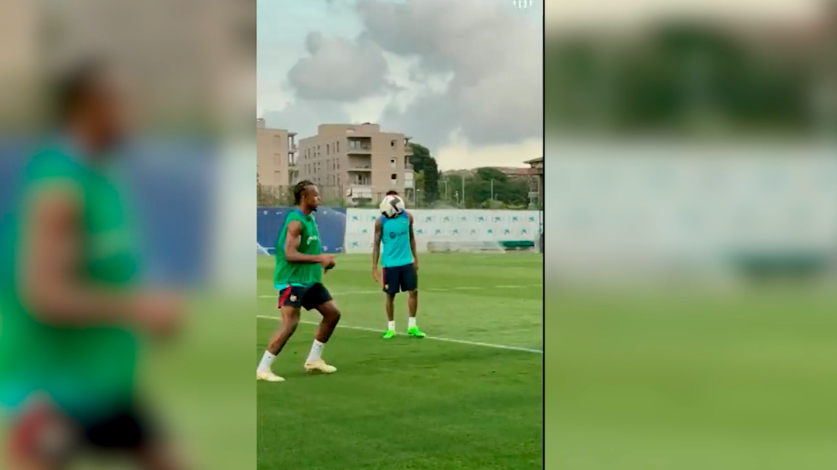 Rondo entre Koundé, Depay, Raphinha y Umtiti