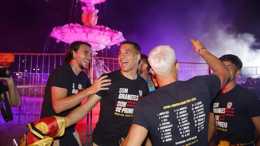 Llegada del Levante UD a la Fuente de las Cuatro Estaciones