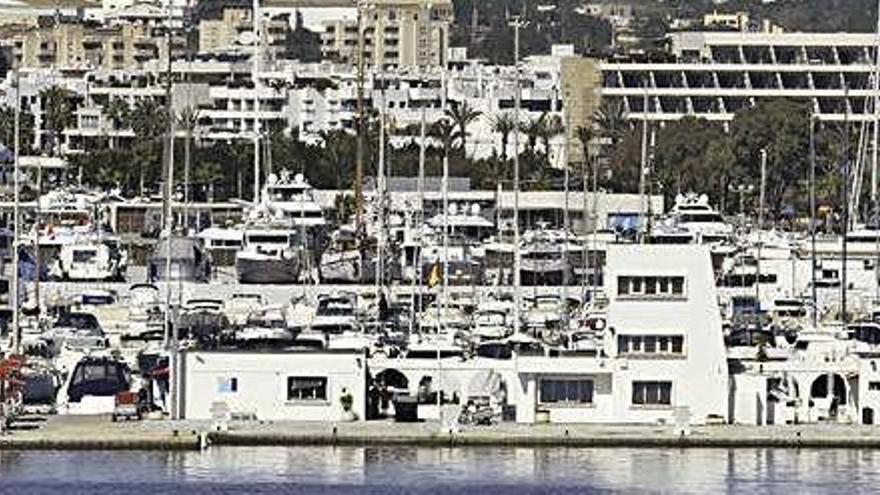 El puerto de Marina Botafoch.