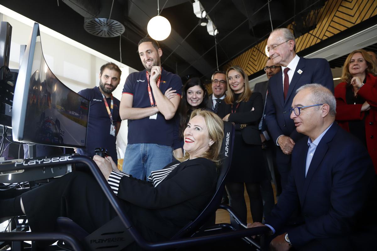 La consejera de Economía, Hacienda y Fondos Europeos, Carolina España, clausura el acto de presentación del Innovation Hub de Oracle,en la sede de Oracle, Málaga TechPark.