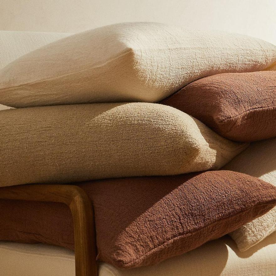 Cojines Zara Home | Cojines de lino y algodón en tres tonos