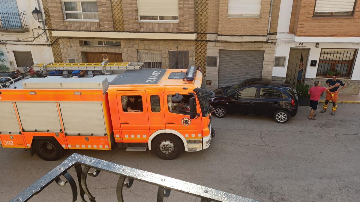 Bomberos desplegados en todos los acceso al municipios