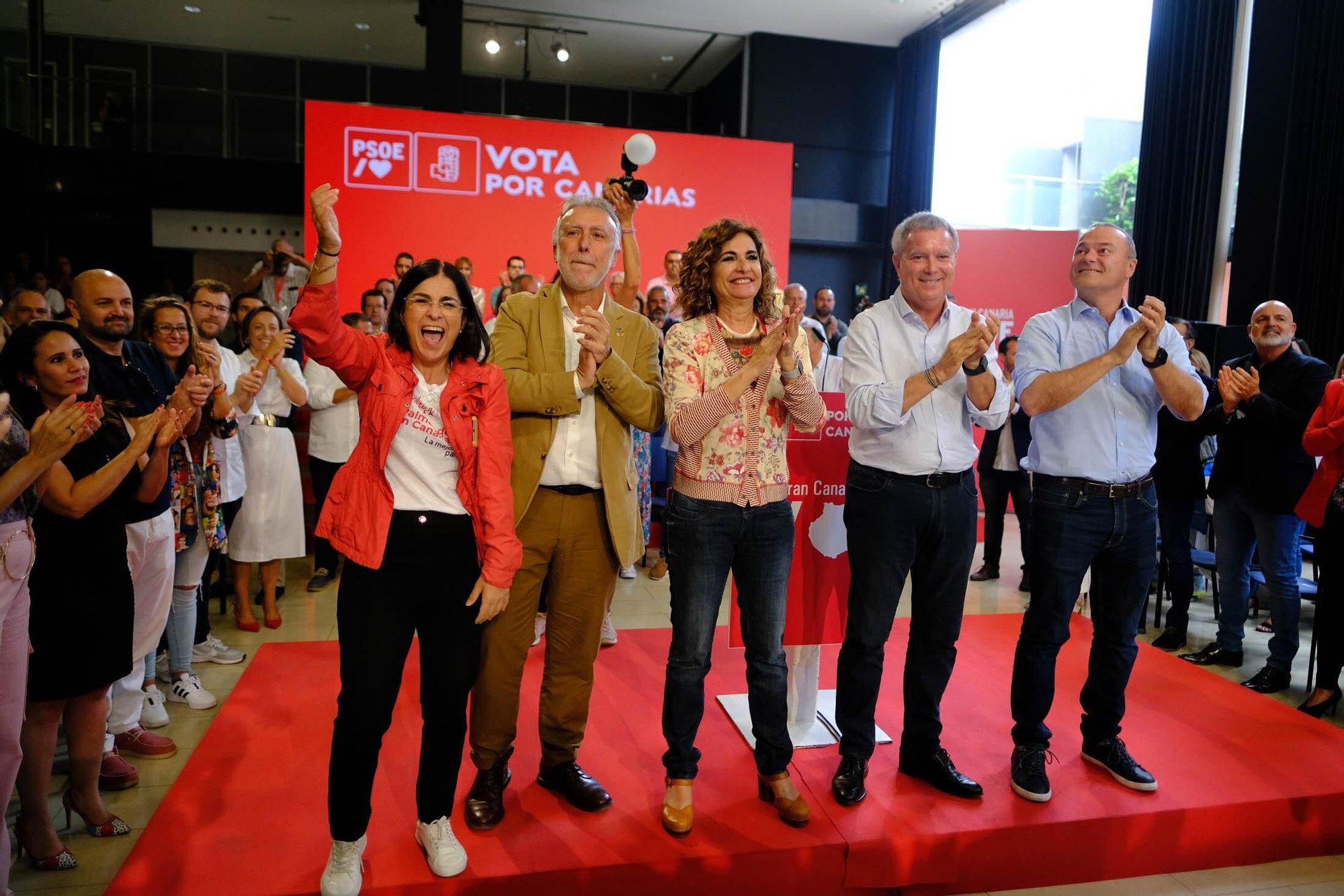 Montero alaba la defensa "martillo pilón" que ha hecho Torres de Canarias ante el Estado