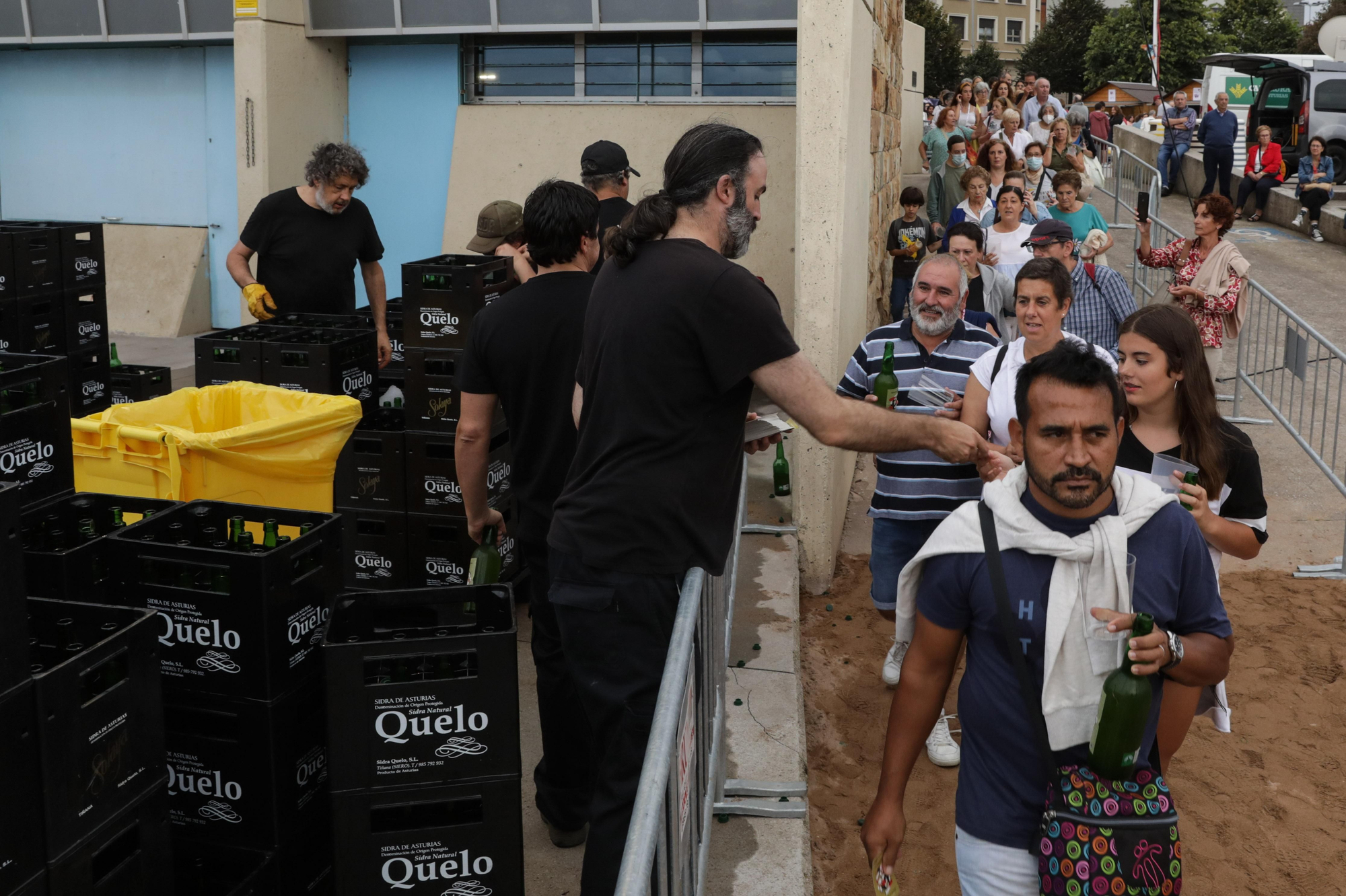 Nuevo récord de escanciado simultáneo en Poniente