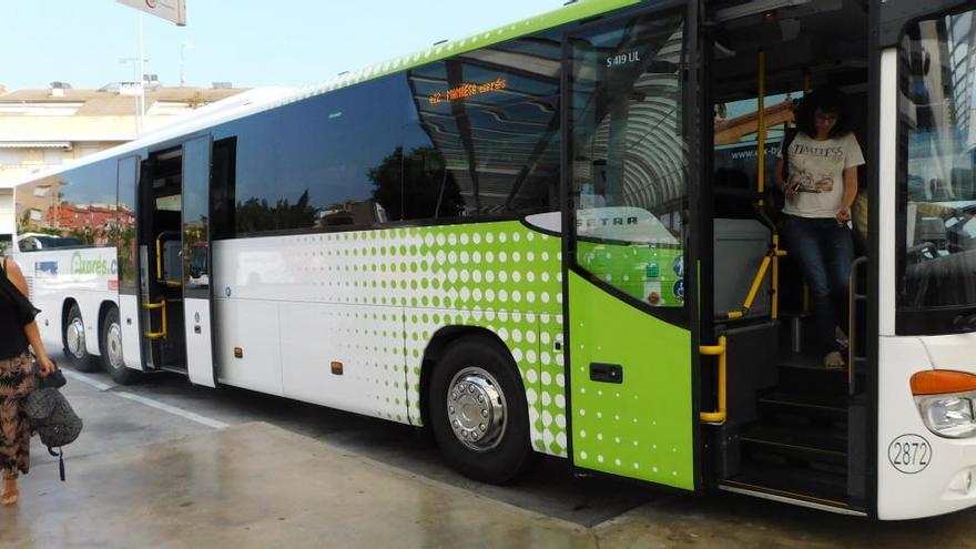 Un bus de la línia que fa el trajecte directe Manresa-Barcelona