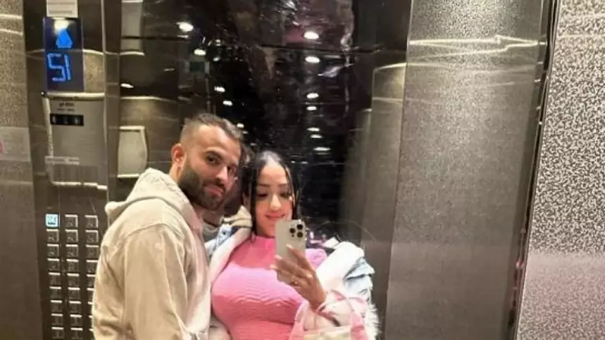 Aurah y Jesé en su residencia turca