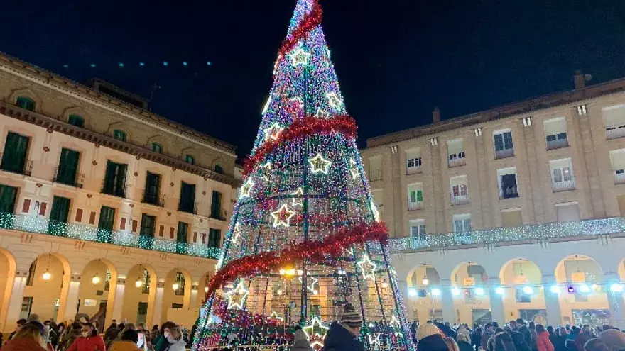El Ayuntamiento de Huesca podría reducir el alumbrado navideño para bajar el gasto de energía