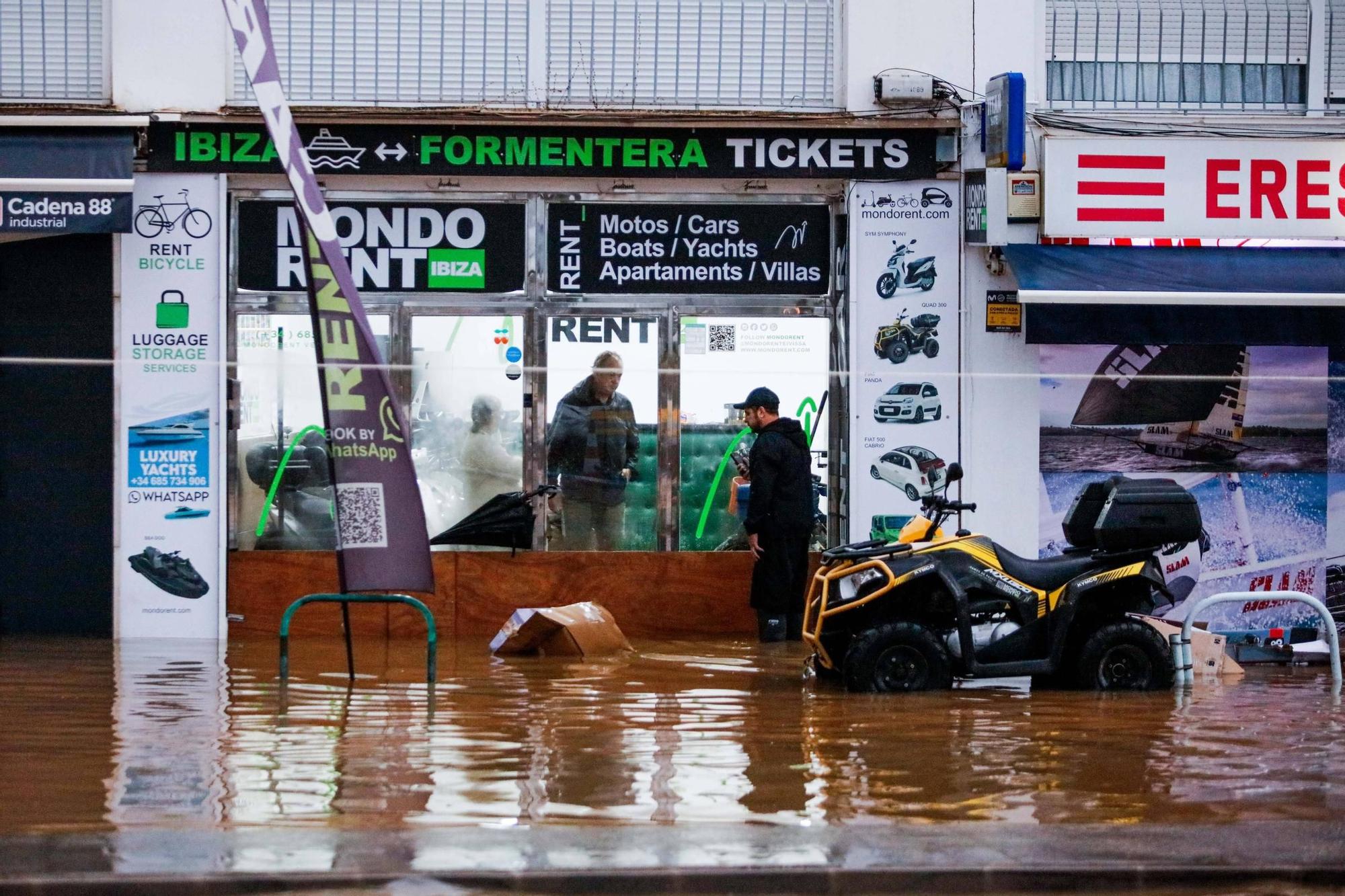 Las imágenes de la dana 'Alice' en la tarde del sábado en Ibiza