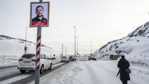 Un cartel electoral en una calle de Nuuk, la capital de Groenlandia.