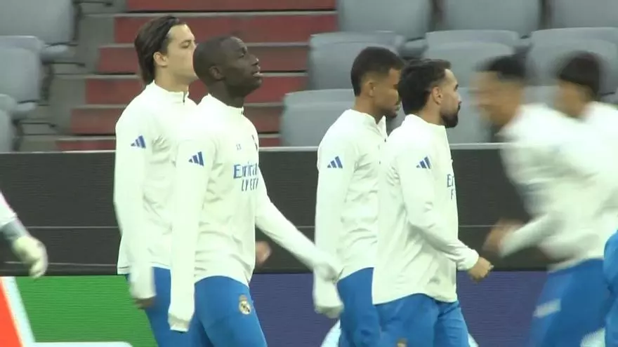 El Madrid prueba el césped del Allianz Arena