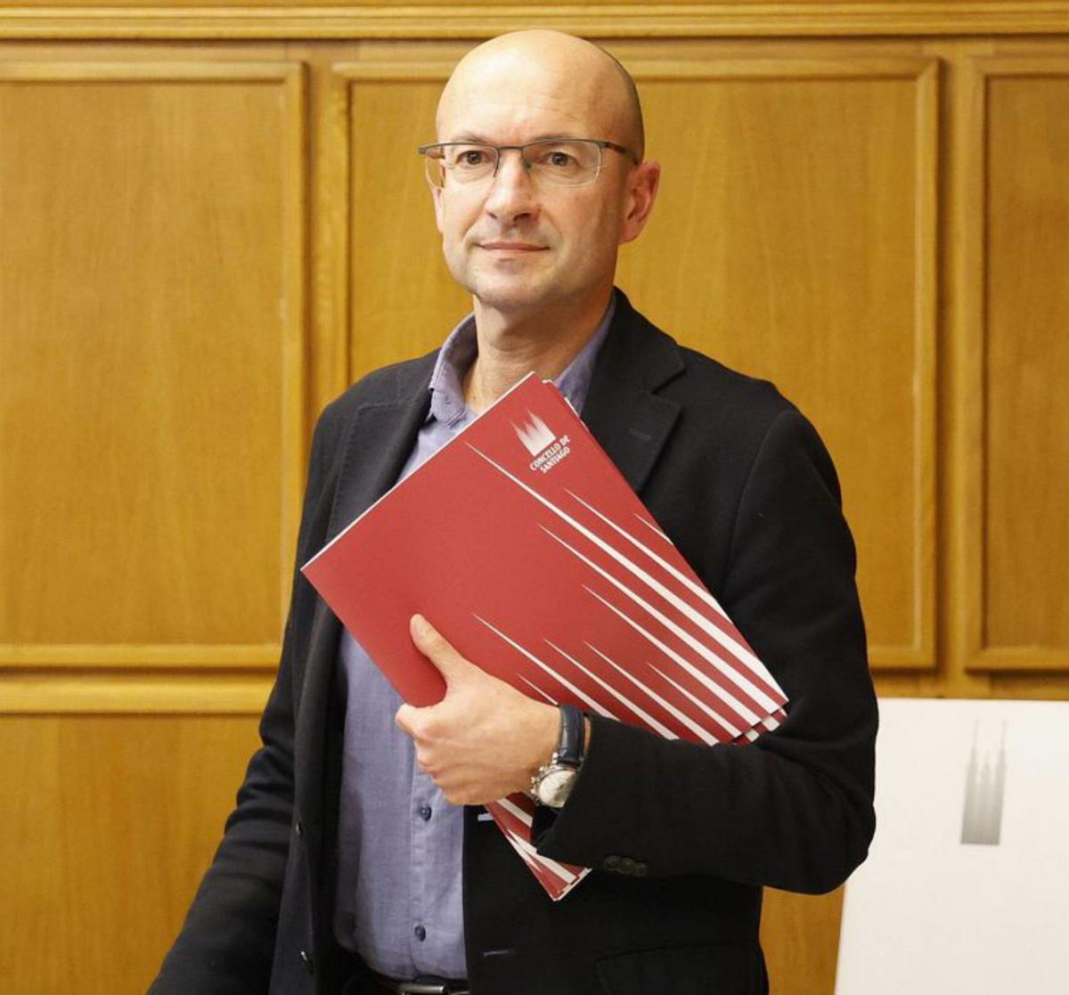 Gonzalo Muíños, edil non adscrito. |  Antonio Hernández