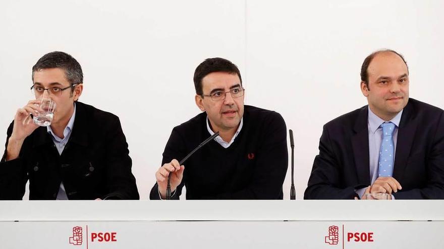 De izquierda a derecha, Eduardo Madina, Mario Jiménez y José Carlos Díez.