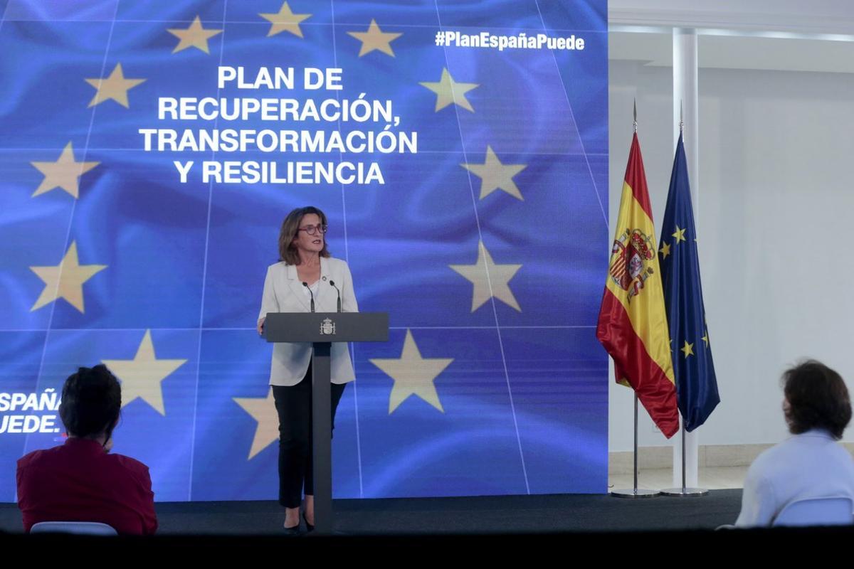La vicepresidenta cuarta y ministra para la TransiciÃ³n EcolÃ³gica y el Reto DemogrÃ¡fico, Teresa Ribera, interviene durante la presentaciÃ³n del ’Plan de RecuperaciÃ³n, TransformaciÃ³n y Resiliencia de la EconomÃ­a EspaÃ±ola’, en la Moncloa, Madrid (EspaÃ±a) a 7 de octubre de 2020. El plan  contiene la estrategia del Gobierno para afrontar la crisis del coronavirus y los retos de la prÃ³xima dÃ©cada para la segunda modernizaciÃ³n de la economÃ­a espaÃ±ola.