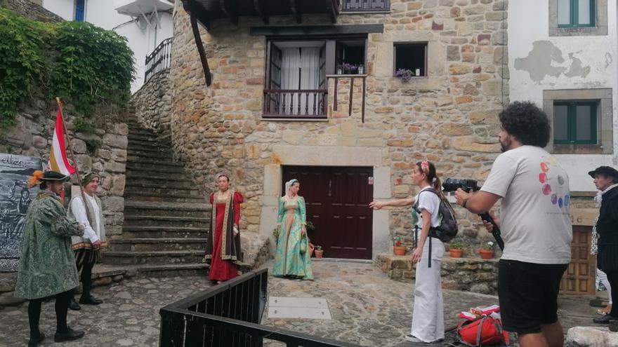 Una historia de amor del siglo XVI rodada en Tazones promocionará la noche más romántica de los pueblos más bonitos de España