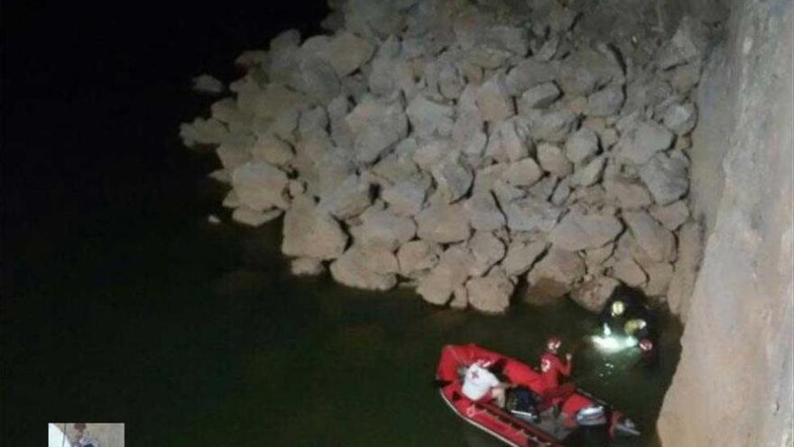 El desprendimiento de una piedra causó la muerte al joven de Cáceres en una charca