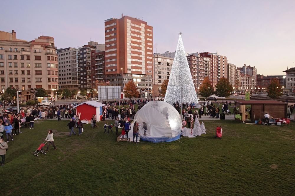 Pista de hielo y tobogán en el Solarón, Gijón