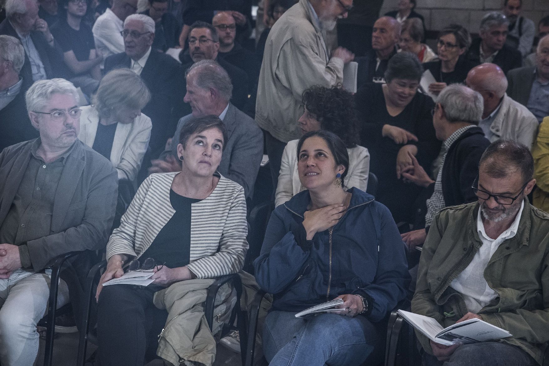 Una catedral plena a vessar dona la benvinguda al renovat orgue de Solsona