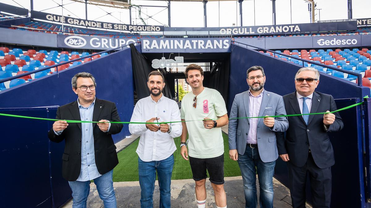 Autoridades inaugurando la tercera entrega de este certamen gastronómico.