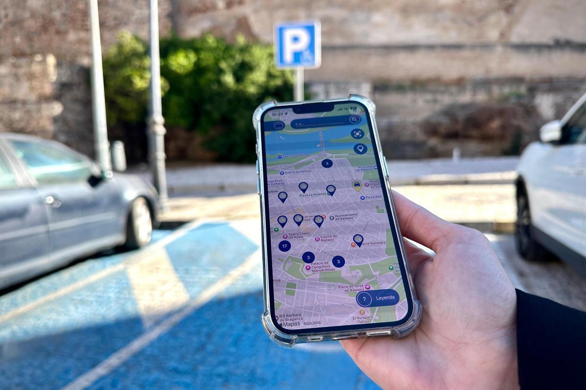 La nueva aplicación localiza las plazas de aparcamiento para personas con movilidad reducida en Badajoz.