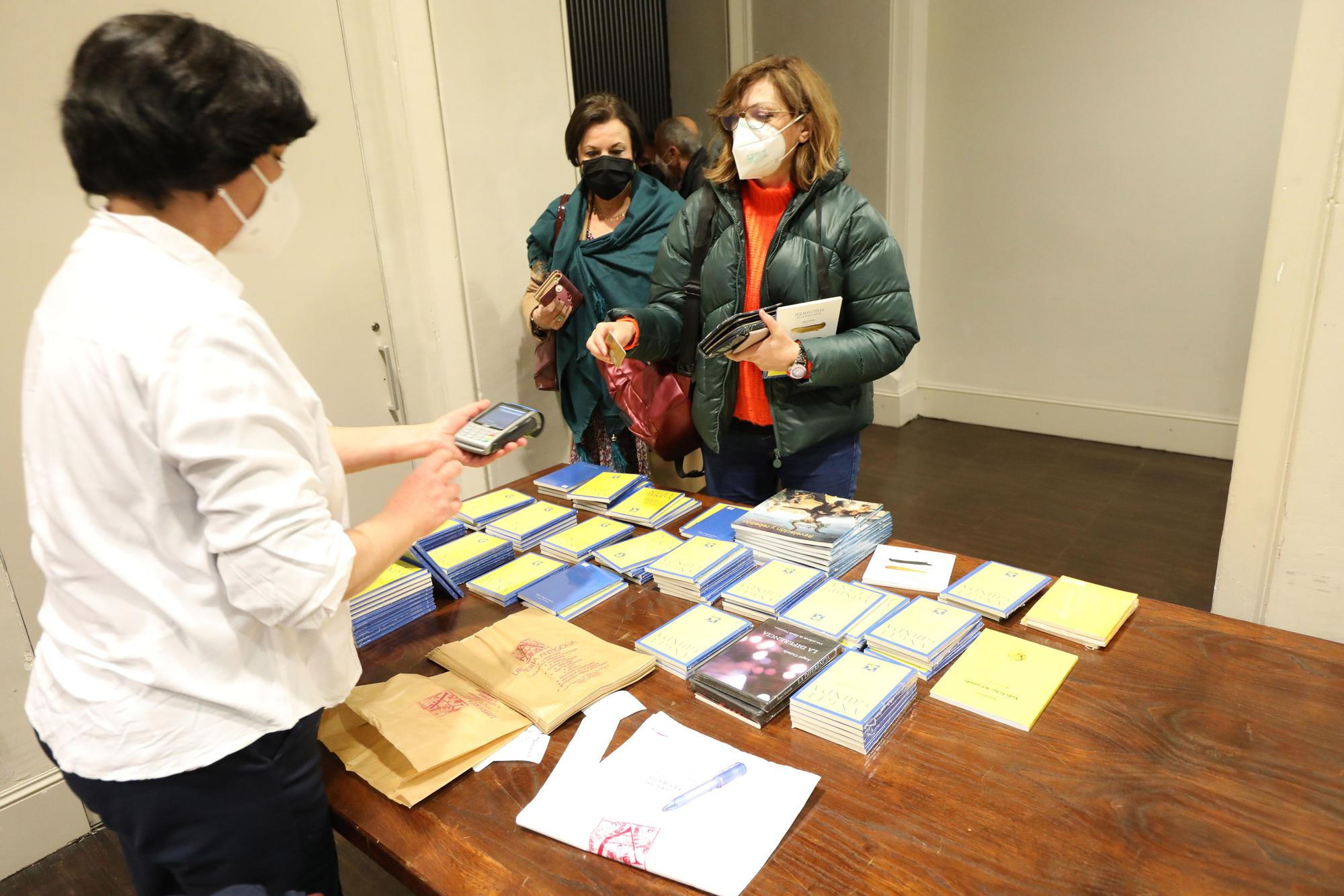 Presentación de la antología poética de Ángel Guinda, 'El arraigo de vivir'