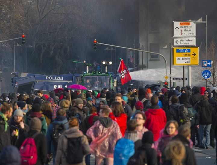 PROTESTA DE BLOCKUPY ANTE LA SEDE DEL BCE