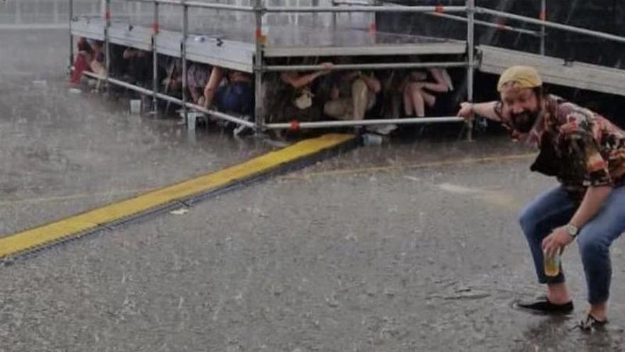 La lluvia aguó la fiesta del Warm Up, pero Murcia se encumbró con fotos y vídeos desternillantes