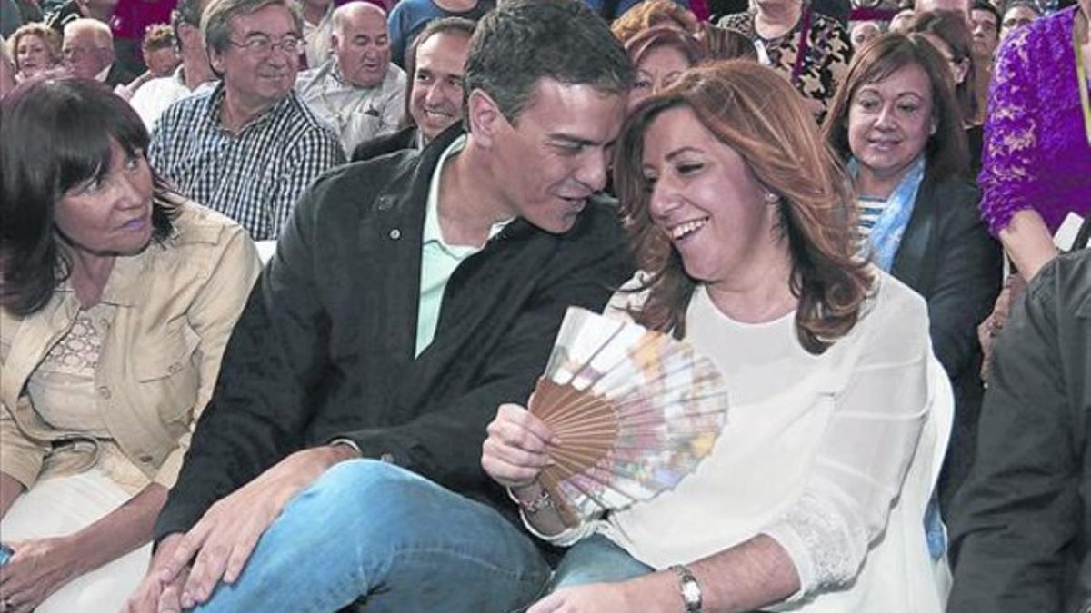 Imagen de unidad 8 Pedro Sánchez y Susana Díaz, en el acto de campaña de ayer, en Vícar (Almería).