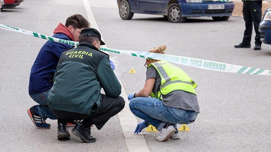 La Guardia Civil en la escena del crimen.