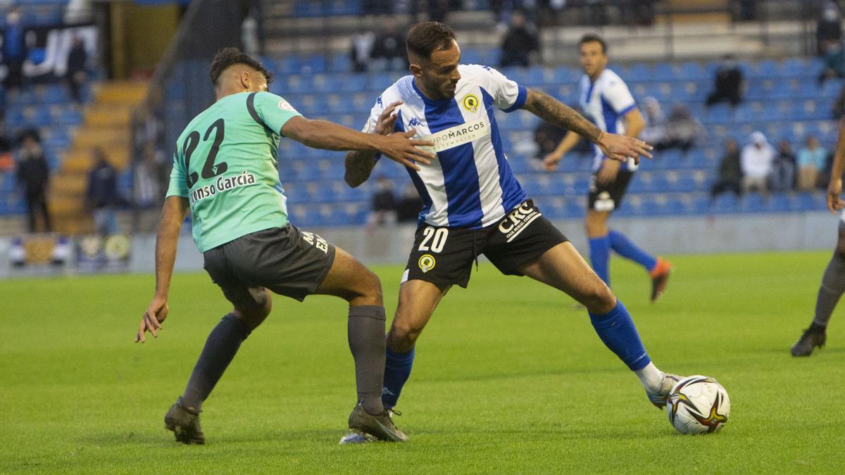 (2-1) El Hércules crece en el Rico Pérez y supera con claridad al Águilas