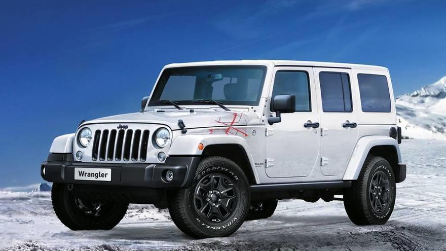 El Jeep Wrangler Backcountry se puede adquirir con carrocerías de dos o cuatro puertas y colores blanco o negro