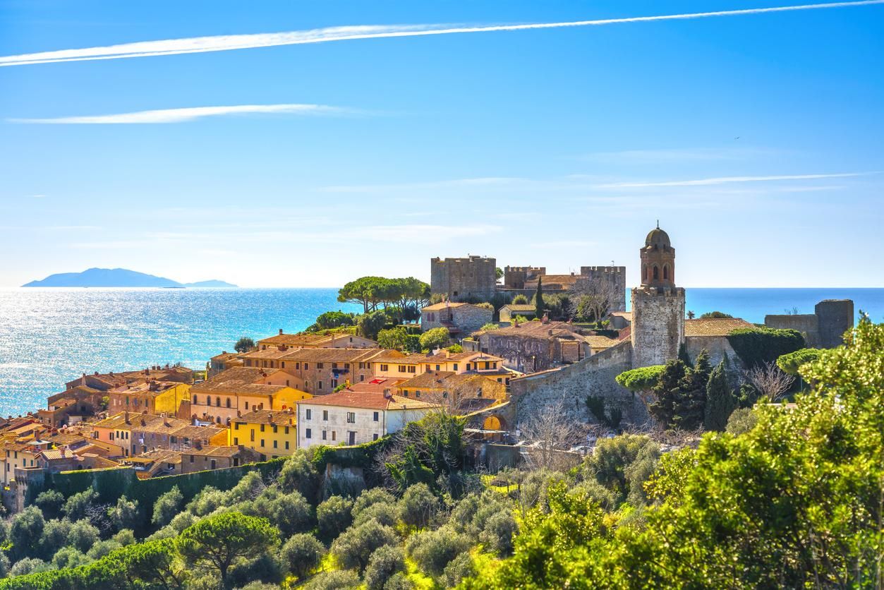 El casco antiguo de Castiglione della Pescaia da directamente al mar