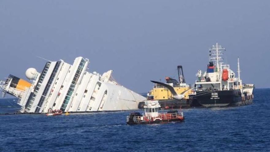 Comienza la extracción del fuel del &#039;Costa Concordia&#039;