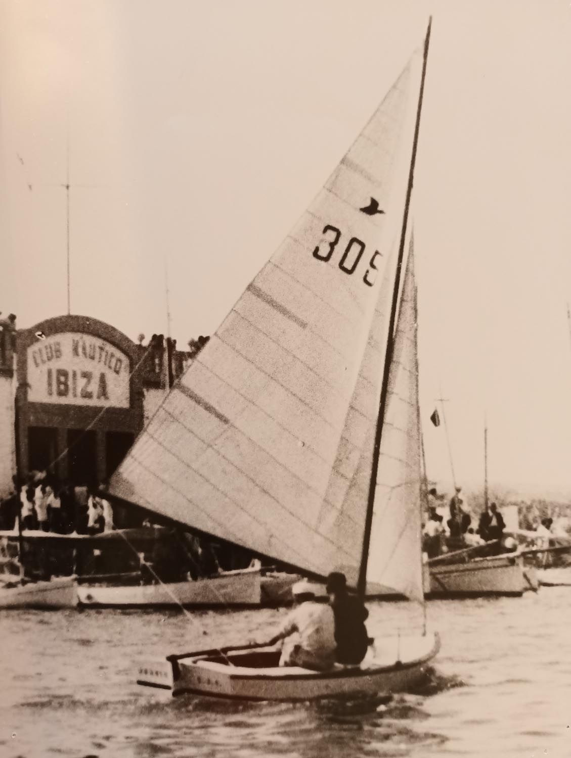 Primeros veleros (1935).