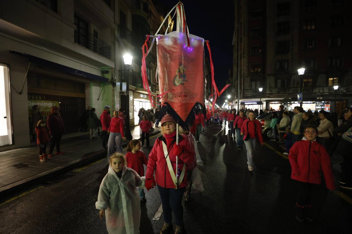 El pasacalles para abrir el Carnaval de Gijón, en imágenes