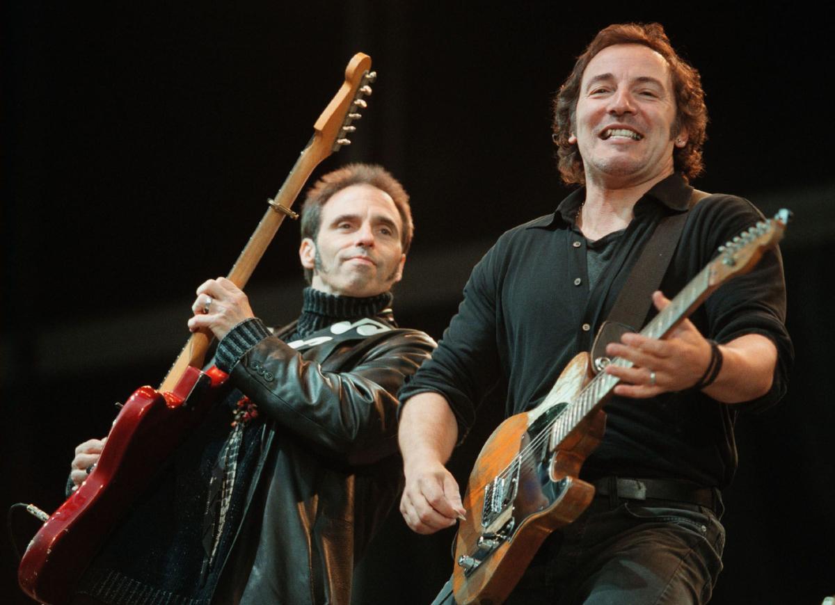 Bruce Springsteen, en un concierto en Estocolmo durante su gira de 1999.