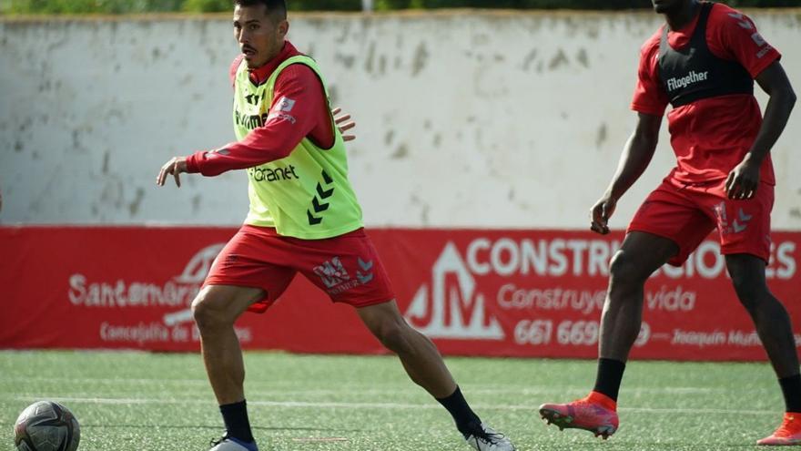 Armando y Boris durante un entrenamiento grana. | PRENSA REAL MURCIA