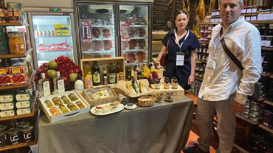 La Abuela Carmen promociona el ajo negro en el mercado asiático