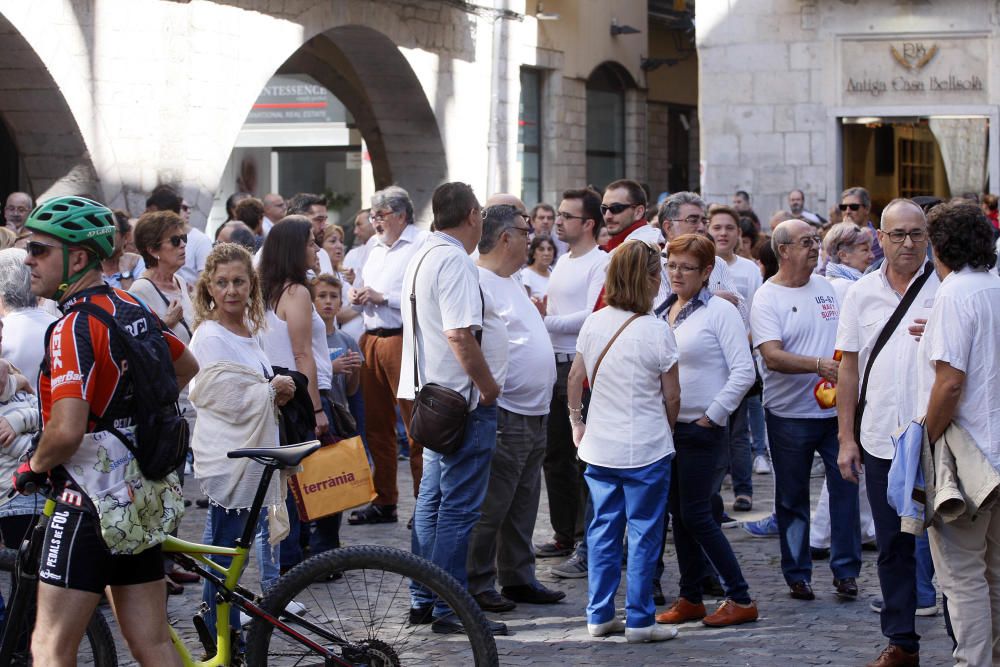 Concentració per reclamar diàleg i convivència a la Plaça del Vi de Girona