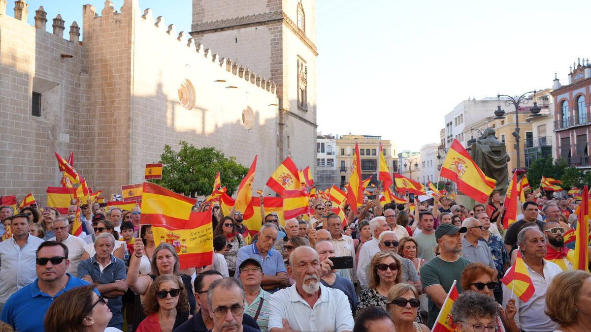 Galería | Las manifestaciones en apoyo de Ceuta en Extremadura, en imágenes