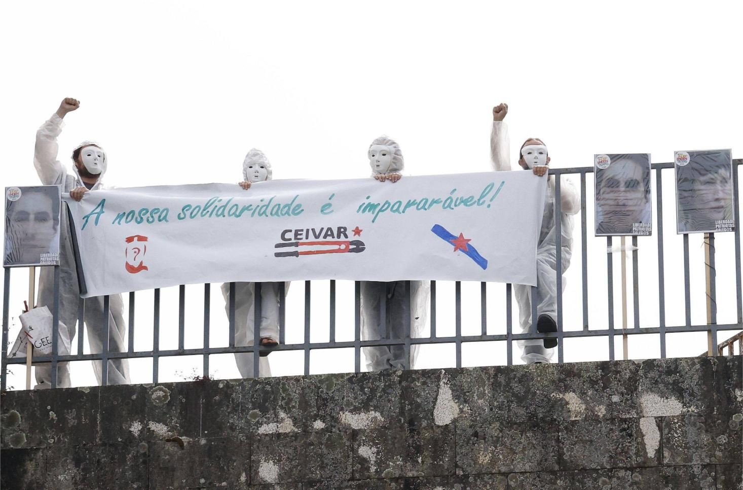 Miles de persoas toman as rúas de Santiago en defensa do galego