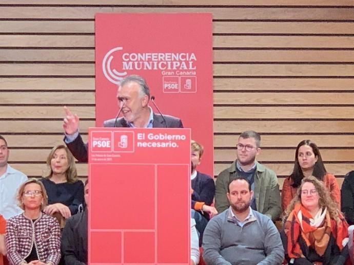 Pedro Sánchez en la conferencia municipal organizada por el PSOE de Gran Canaria